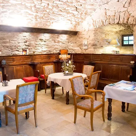 Les Chambres D'hotes Du Chateau Frühstückspension Salles-Curan